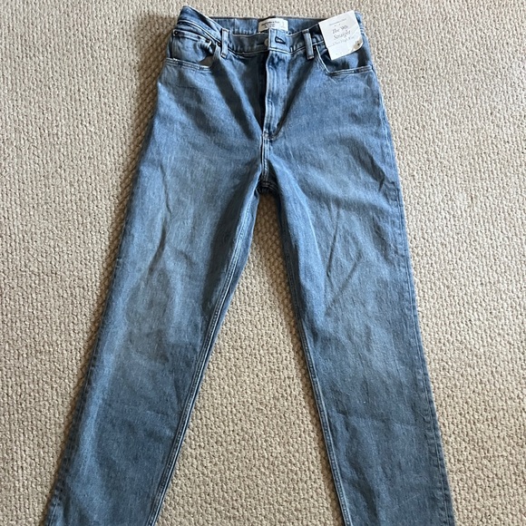 Abercrombie 90’s Straight High-Rise Jeans - Picture 5 of 5